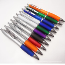Stylo en plastique de boule de publicité de stylo à bille multicolore pour des cadeaux promotionnels